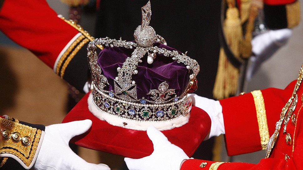 Самые редкие исторические бриллианты вроде &quot;Кохинура&quot;, украшающего британскую корону, не имеют цены, так как не продаются и не покупаются