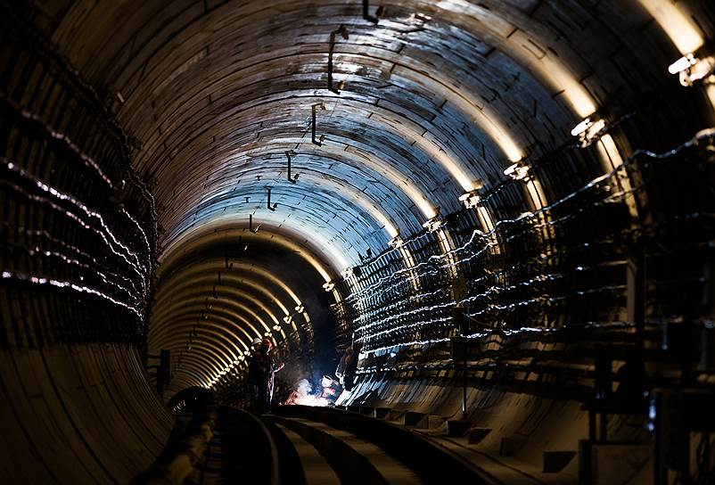 Тоннель между станциями &quot;Лермонтовский проспект&quot; и &quot;Жулебино&quot; строился на неглубоком заложении с использованием высокоточных железобетонных тюбингов