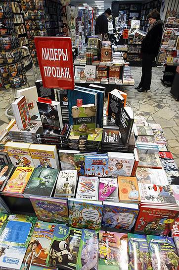 Участники рынка уверены, что компании Новикова контролируют до 70% всего книгоиздания и существенную часть продаж