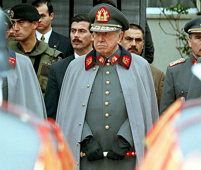 Генерал Аугусто Пиночет был хорош в экономической политике, но многие так и не простили ему нарушения прав человека 
