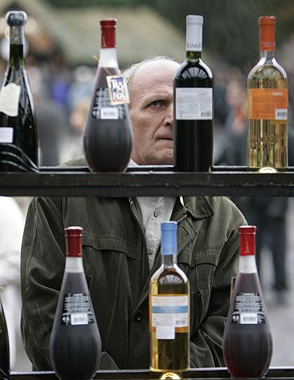 Несмотря на то что российские ценители молдавских вин относились не только к малообеспеченным слоям, страна почти полностью потеряла наш рынок