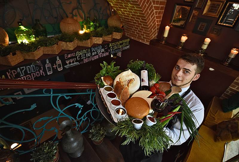 Владельцы кафе кавказской и среднеазиатской кухни подчеркивают, что продукты из бывших советских республик ароматнее европейских
