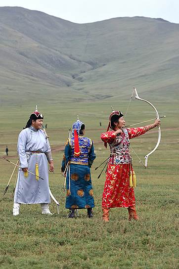 Монгольский легкий композитный лук был одной из главных инноваций Великой степи 

