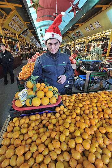 Верный признак испанского происхождения мандарина, который продается как абхазский, — листочки на веточке