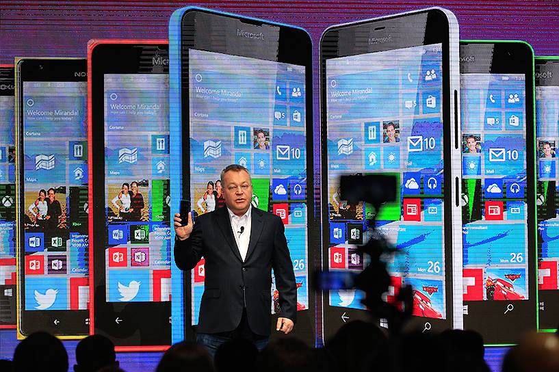 Главными экспонатами своего роскошного стенда Microsoft сделал смартфоны среднего уровня Lumia 640 и 640 XL