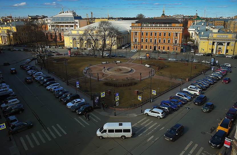 В Санкт-Петербурге парковки уже становятся платными, но будущее проекта под вопросом из-за санкций