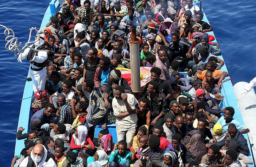 Беженцы из Северной Африки вовсе не мечтают поселиться в довольно бедной Италии, которая не особенно тщательно следит за своими границами 
