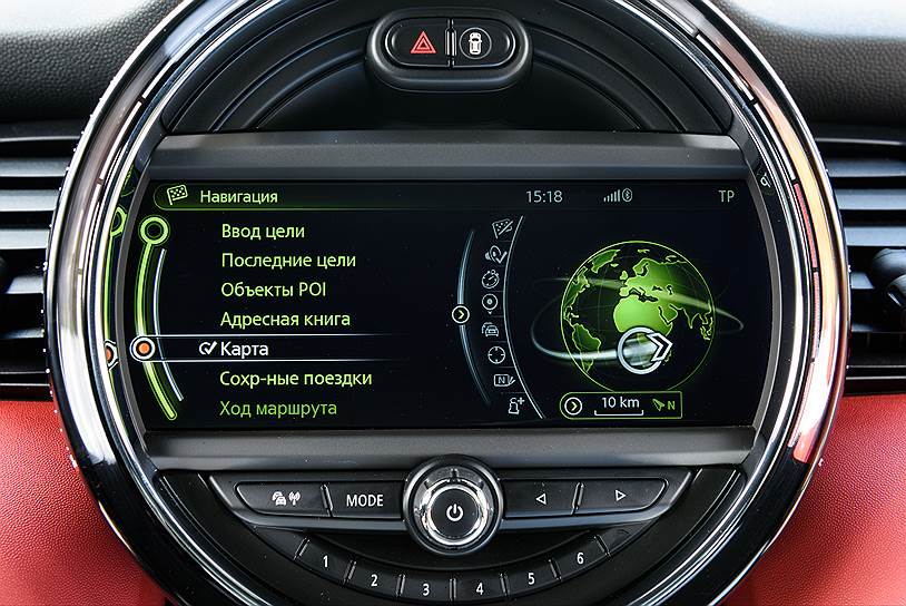 Навигационная система автомобиля умеет интегрироваться с мобильным устройством водителя