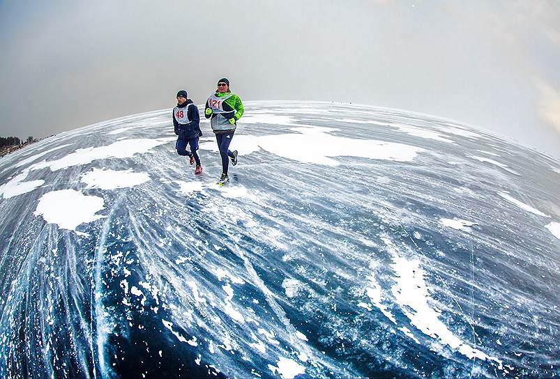 42 км по льду Байкала — этот марафон входит в двадцатку самых тяжелых в мире