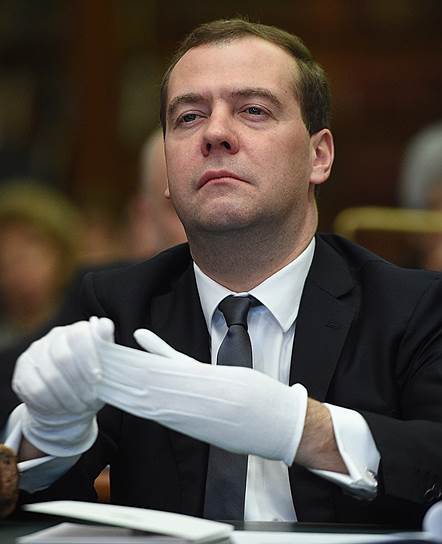 Дмитрий Медведев одним росчерком пера сорвал аплодисменты всего российского фондового рынка