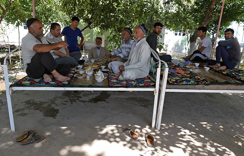 У молодых таджиков одна главная проблема — занятость 
