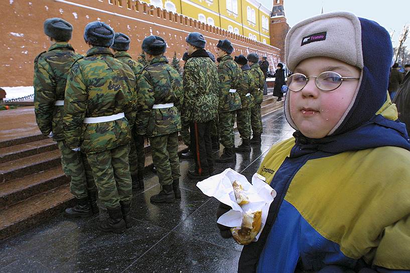 Современные дети так часто получают диагноз «Ожирение», что в армии скоро будет некому служить