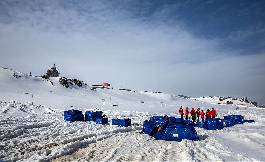 В Антарктиде нельзя ничего оставлять — по международным соглашениям, все привезенное необходимо забрать с собой