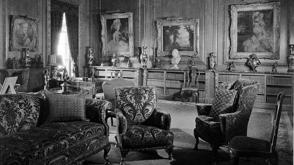 Генри Фрик лично занимался расстановкой мебели и развешиванием картин