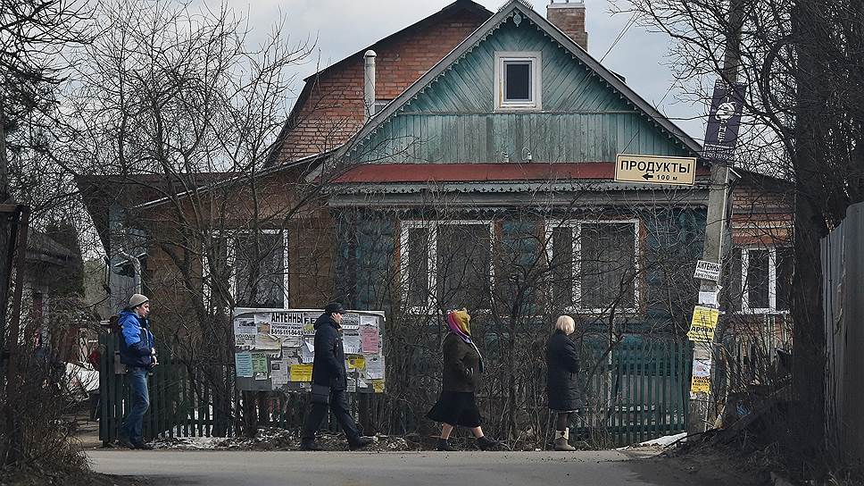 Теперь исход жителей из деревни в город даже переселением не сопровождается 
