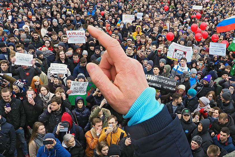 По свидетельствам очевидцев, в Санкт-Петербурге на акции протеста было много молодежи 