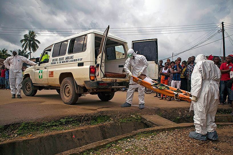Главное оружие против распространения Эболы - карантин. В Сьерра-Леоне изолировано уже более миллиона человек, некоторые из них, к сожалению, заболевают, и их перевозят в больницы. 