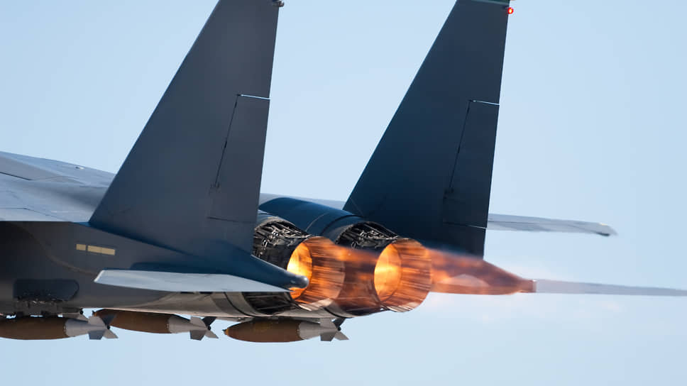 Сопло Лаваля в авиационном двигателе: работа двигателей самолета F-15 в форсажном режиме 