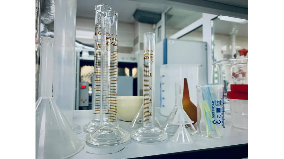 Многие эксперименты нельзя проводить в научных лабораториях, поскольку они происходят с присутствием взрывоопасного водорода