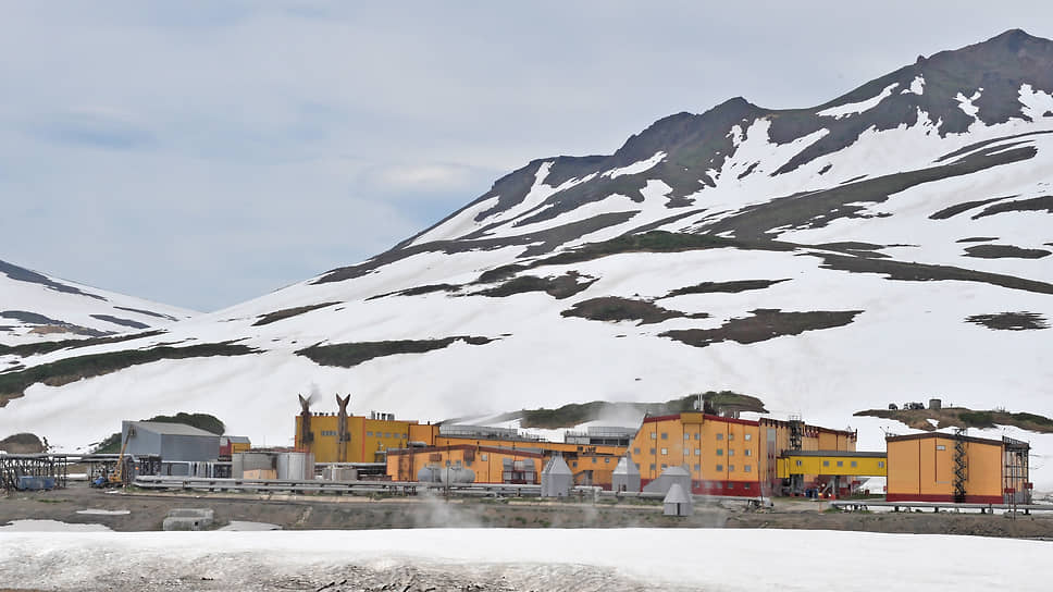 Общий вид Мутновской геотермальной станции на Камчатке мощностью 50 МВт