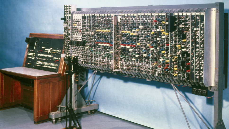 ACE (Automatic Computing Engine) — один из первых компьютеров, разработанных в 1949–1950 годах на основе алгоритмов Тьюринга