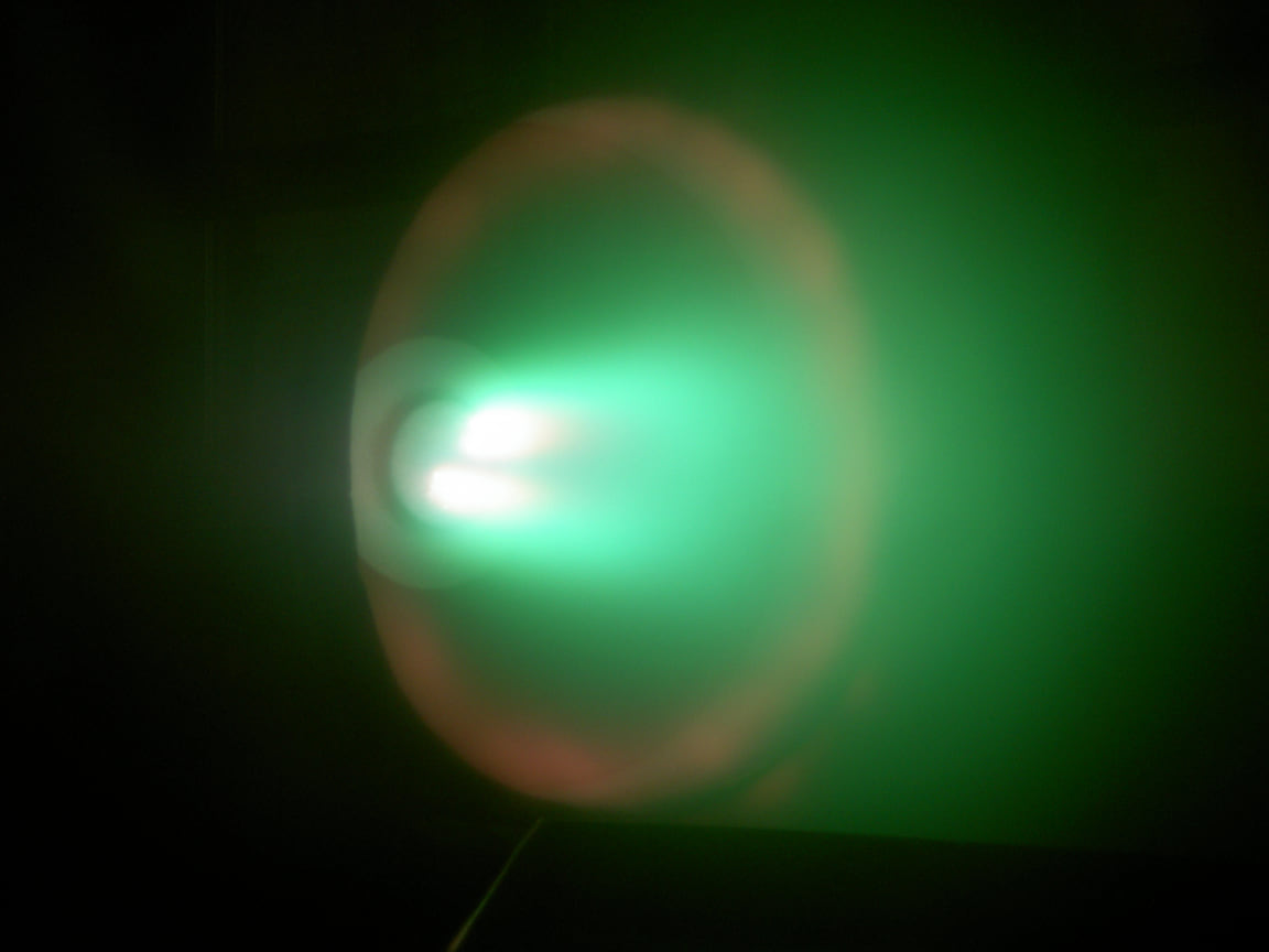 Фото горения дугового разряда с медного катода (непосредственно процесс синтеза наночастиц оксида меди) при разных режимах
