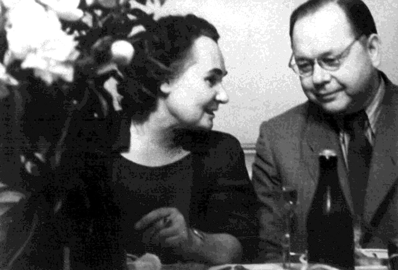 Научные руководители первой технологии обезвреживания высокоактивных жидких отходов Н.Е.Брежнева и В.И.Спицын в 1951 году