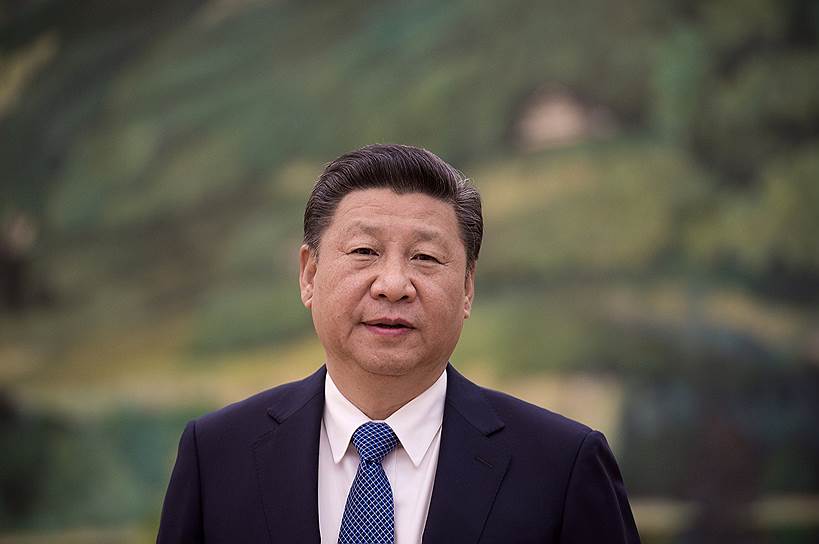 Председатель КНР Си Цзиньпин&lt;br>Forbes отмечает, что в этом году Си Цзиньпин увеличил свое влияние как в стране, так и в мире. Проводя экономические реформы на фоне снижающейся экономики Китая, он сохраняет контроль над ситуацией в Гонконге и на Тайване