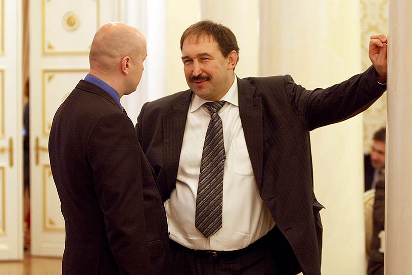 Врио председателя правительства Татарстана Алексей Песошин (справа)