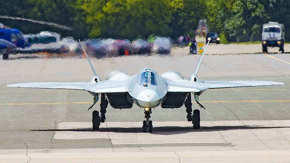 Российский истребитель пятого поколения получил название Су-57