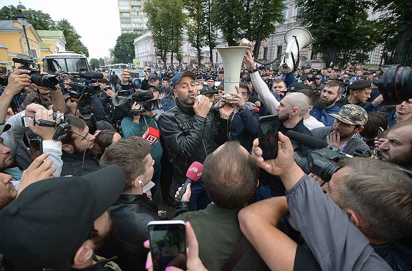 Митинг мусульман. Митинг исламистов. Исламский митинг в России.