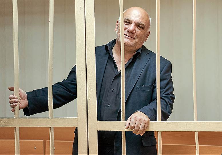 Бизнесмен Арам Петросян, обвиняемый в захвате заложников в банке в центре Москвы