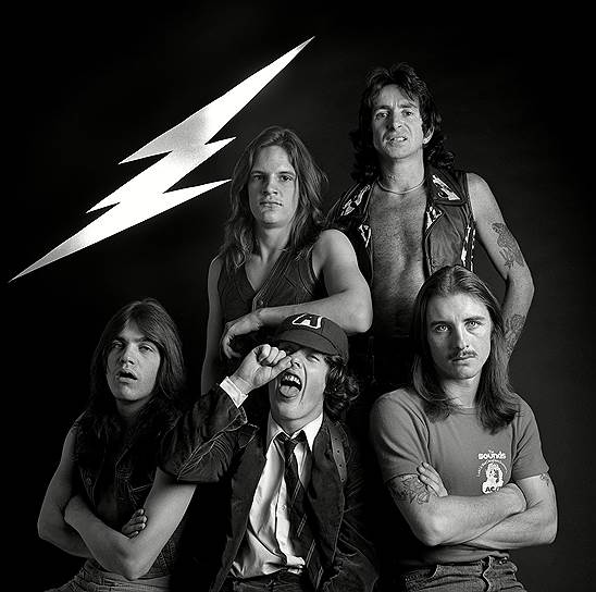AC/DC в 1976 году. Слева направо, снизу вверх: Малькольм Янг, Марк Эванс, Ангус Янг, Бон Скотт и Фил Радд