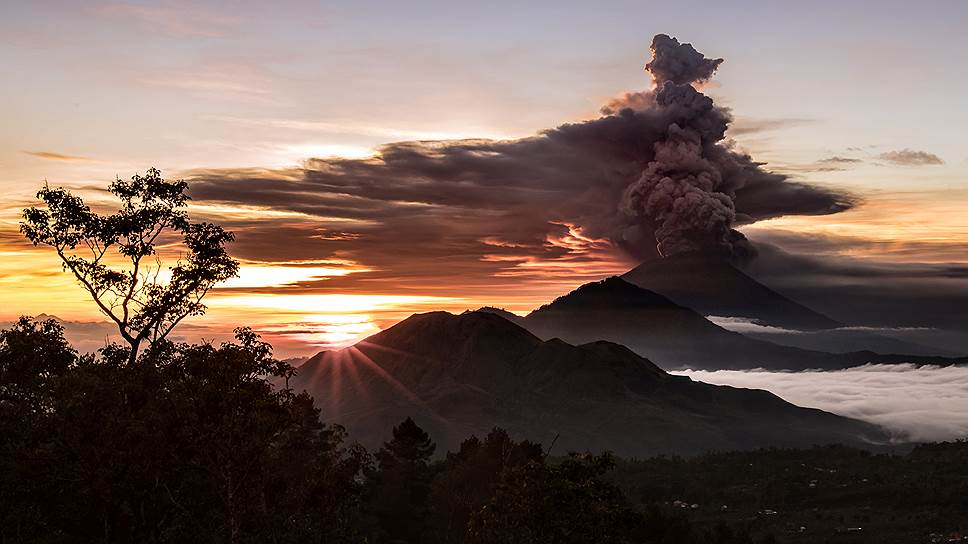 Извержение на Бали