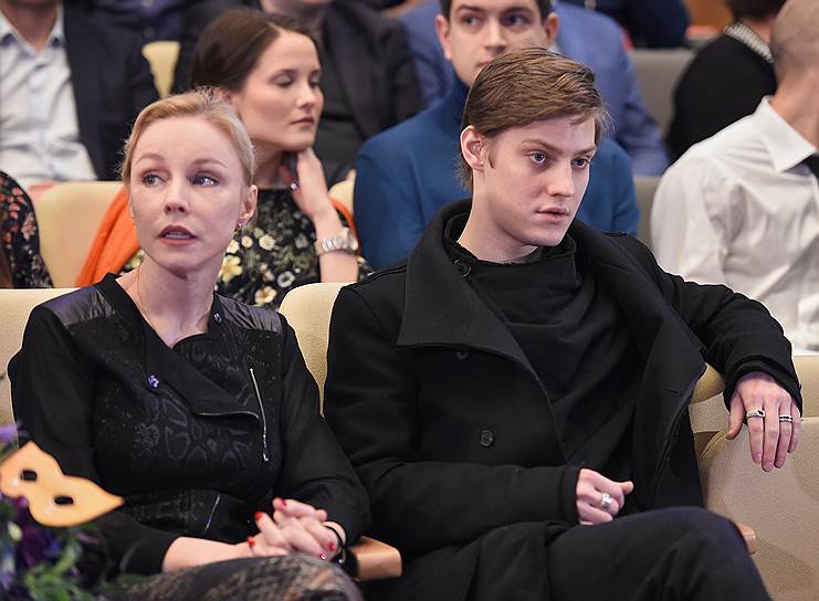 Вдова Олега Табакова актриса Марина Зудина с сыном актером Павлом Табаковым