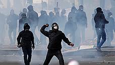 Полиция применила слезоточивый газ против участников беспорядков в Париже