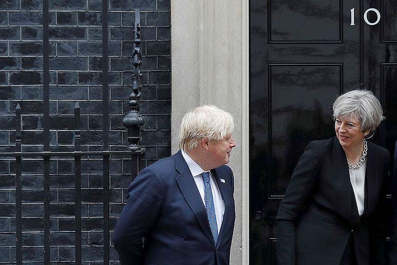 Глава МИД Великобритании Борис Джонсон и британский премьер-министр Тереза Мэй