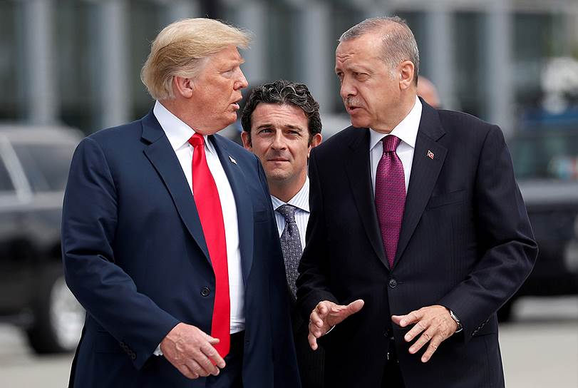 Президент США Дональд Трамп (слева) и президент Турции Реджеп Тайип Эрдоган