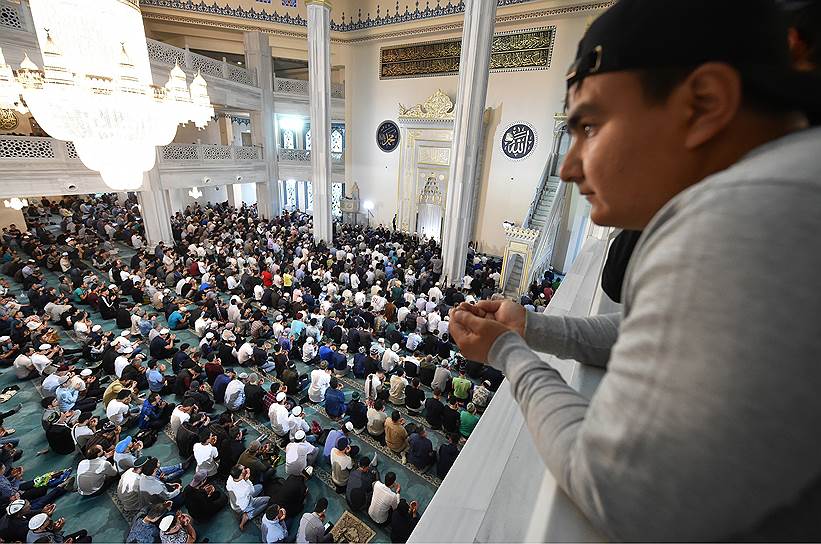 Праздник жертвоприношения Курбан-байрам в Московской соборной мечети