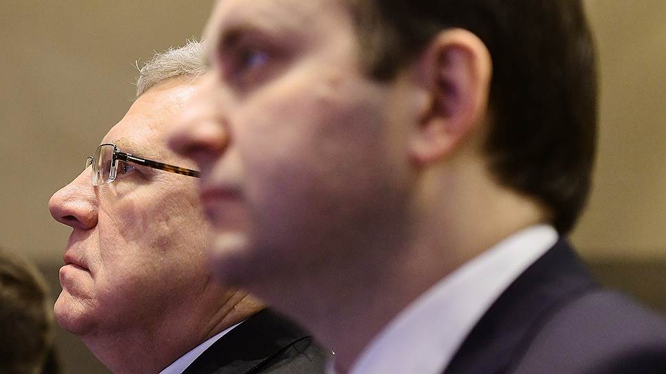 Председатель Счетной палаты России Алексей Кудрин (слева) и министр экономического развития России Максим Орешкин
