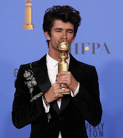 Бен Уишоу удостоился награды в категории «Лучшая мужская роль второго плана в мини-сериале или телефильме» («Очень английский скандал»)