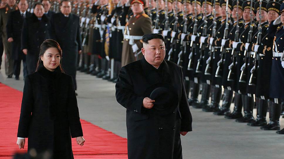 Лидер КНДР Ким Чен Ын с женой
