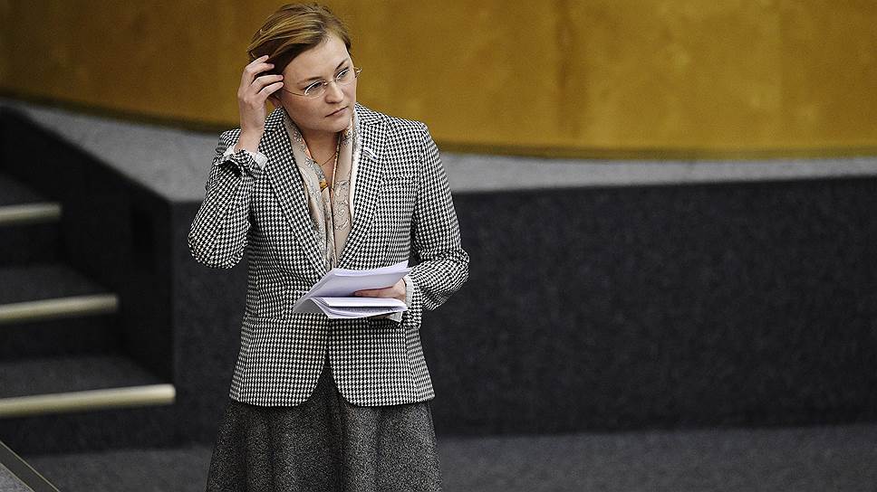 Сенатор Бокова объяснила необходимость платной регистрации смартфонов Сенатор Бокова объяснила необходимость платной регистрации смартфонов