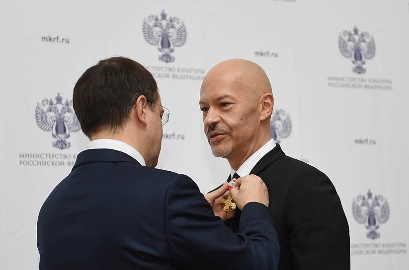 Министр культуры России Владимир Мединский (слева) и кинорежиссер Федор Бондарчук