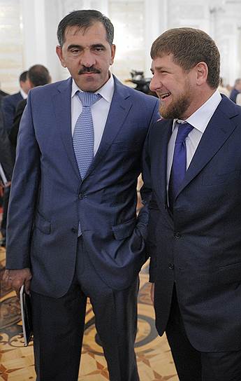 Главы Ингушетии и Чечни Юнус-Бек Евкуров (слева) и Рамзан Кадыров