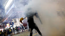 В Гонконге полиция применила против протестующих слезоточивый газ