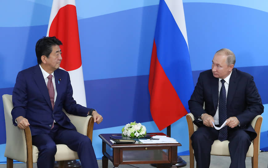 Премьер-министр Японии Синдзо Абэ и президент России Владимир Путин