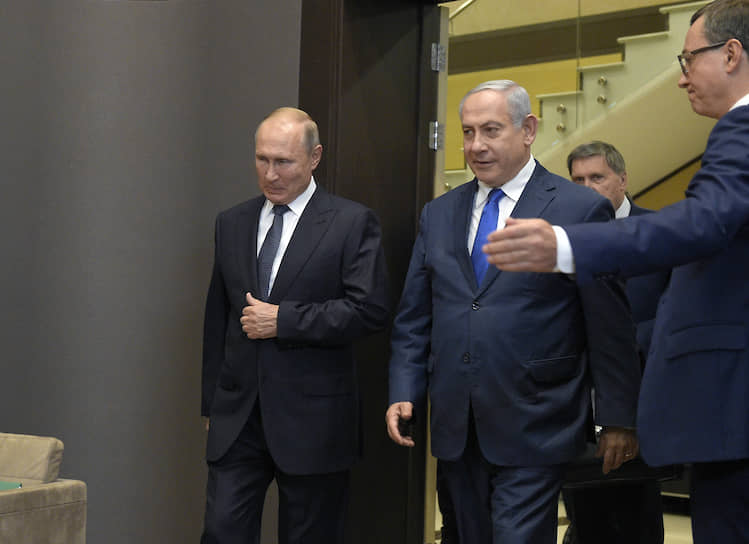 Президент России Владимир Путин (слева) и премьер-министр Израиля Биньямин Нетаньяху 