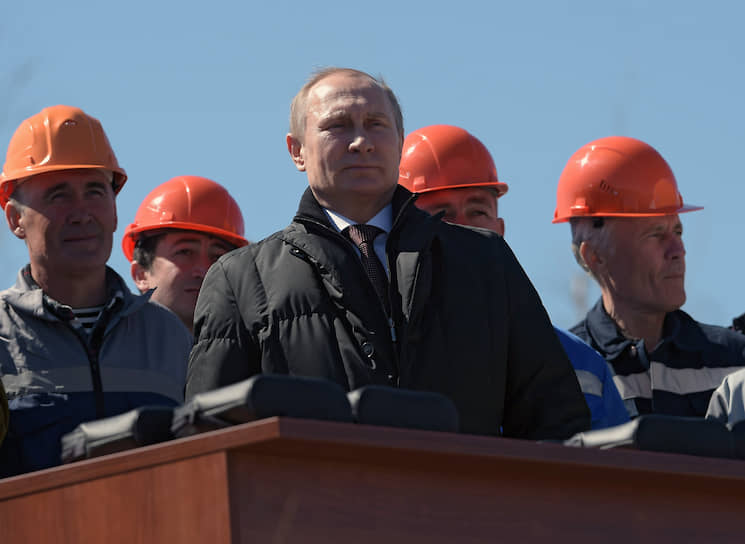 Президент России Владимир Путин во время посещения космодрома Восточный