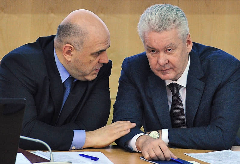 Премьер-министр Михаил Мишустин (слева) и мэр Москвы Сергей Собянин